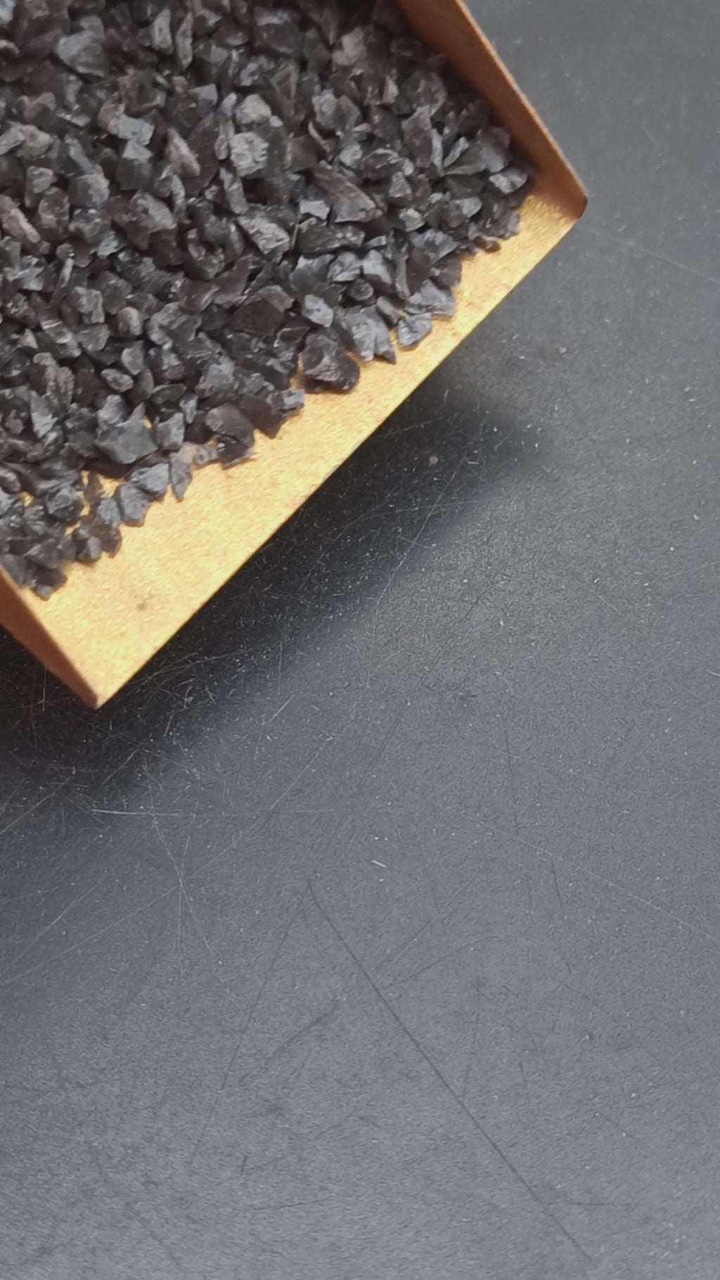 Earthmines Hematite Gemstone Crushed 1-3mm Natural Loose Stone for Orgonite, Jewelry, Reiki, Chakra Healing & Home Decor